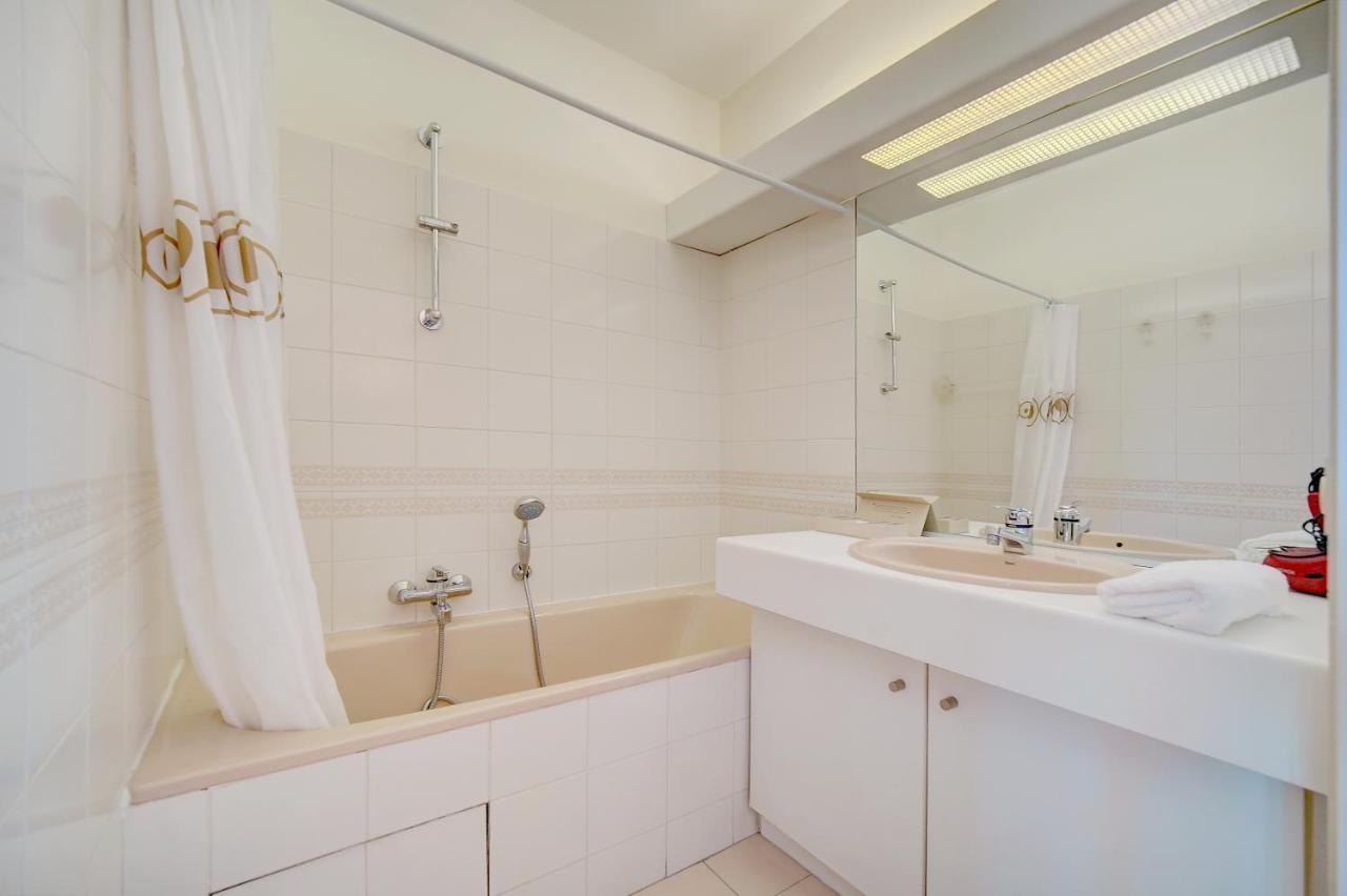 Apartment 3 Bedrooms Center South Terrace *