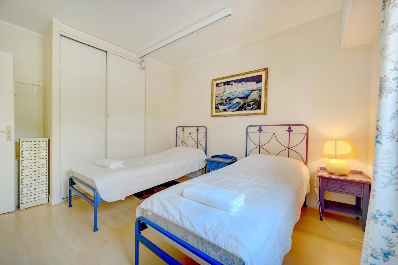 3 Bedrooms Center South Terrace